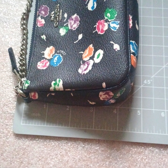 SOLD - COACH Large Wristlet 19 in Wildflower Print - Mini Purse - Picture 14 of 15